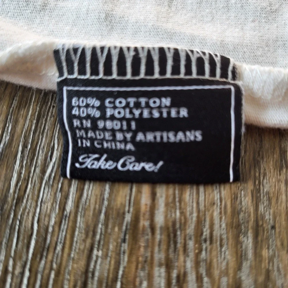 AKOO Mens XL Cream T-Shirt Embroidered Panther Graphic Raw Edge Curved Hem Tee
